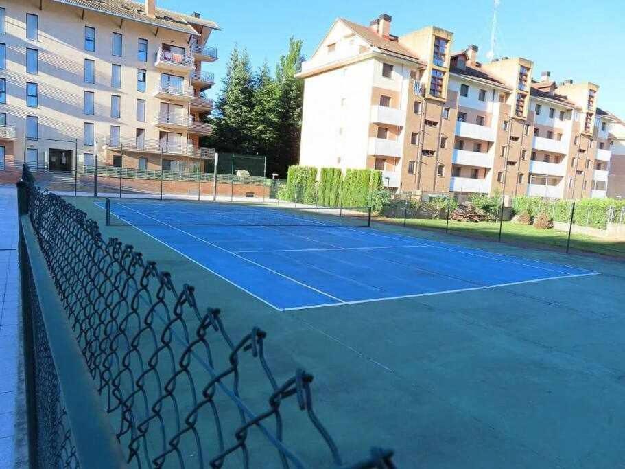 Precioso Atico Con Bonitas Vistas A La Pena Oroel Jaca Exterior foto